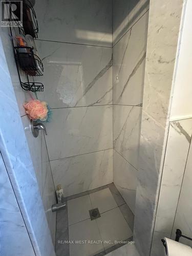 22 Goldcrest Boulevard, Toronto, ON - Indoor Photo Showing Bathroom