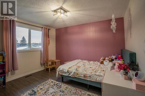 261 Elm Avenue, 100 Mile House, BC - Indoor Photo Showing Bedroom