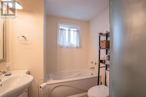 261 Elm Avenue, 100 Mile House, BC - Indoor Photo Showing Bathroom