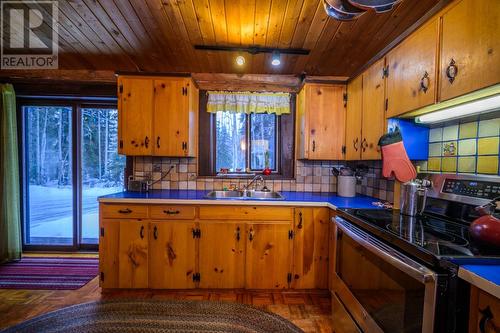 13820 Bergman Road, Prince George, BC - Indoor Photo Showing Kitchen With Double Sink