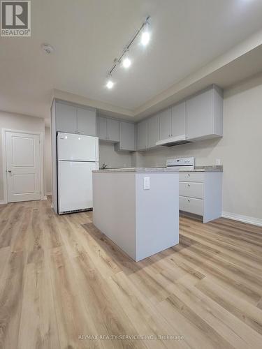 235 - 50 Herrick Avenue, St. Catharines, ON - Indoor Photo Showing Kitchen