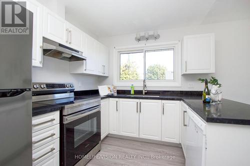 530 Dean Avenue, Oshawa, ON - Indoor Photo Showing Kitchen