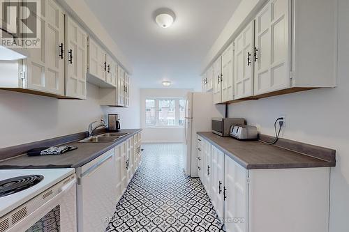 726 York Hill Boulevard, Markham, ON - Indoor Photo Showing Kitchen With Double Sink