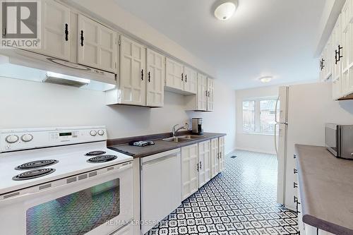 726 York Hill Boulevard, Markham, ON - Indoor Photo Showing Kitchen With Double Sink