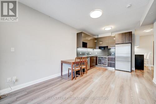 531 - 25 Water Walk Drive, Markham, ON - Indoor Photo Showing Kitchen