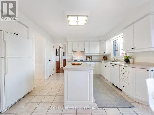 1941 Edenvale Crescent, Burlington, ON - Indoor Photo Showing Kitchen