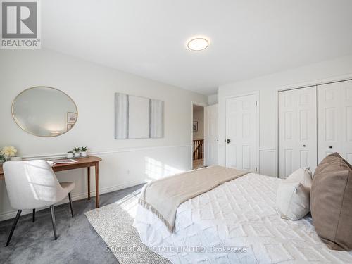 1941 Edenvale Crescent, Burlington, ON - Indoor Photo Showing Bedroom