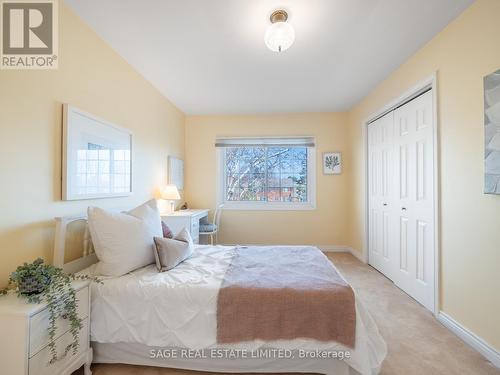 1941 Edenvale Crescent, Burlington, ON - Indoor Photo Showing Bedroom