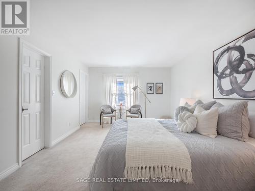 1941 Edenvale Crescent, Burlington, ON - Indoor Photo Showing Bedroom