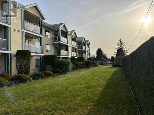 103-4580 Joyce Ave, Powell River, BC - Outdoor