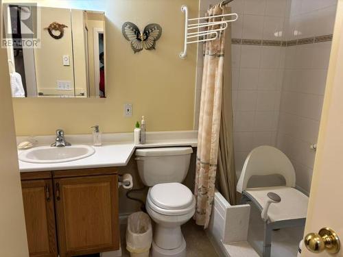 103-4580 Joyce Ave, Powell River, BC - Indoor Photo Showing Bathroom