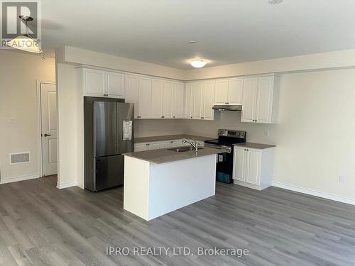 35 Conboy Drive, Erin, ON - Indoor Photo Showing Kitchen