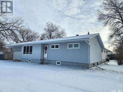 433 Floren Street, Radville, SK - Outdoor