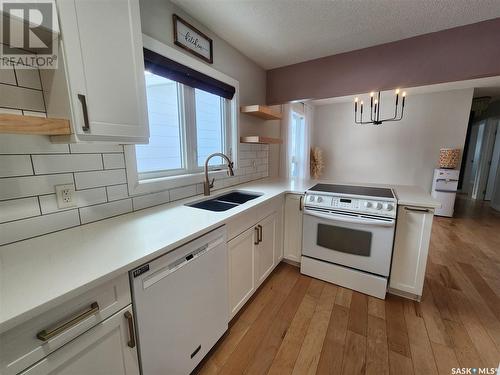 433 Floren Street, Radville, SK - Indoor Photo Showing Kitchen With Double Sink