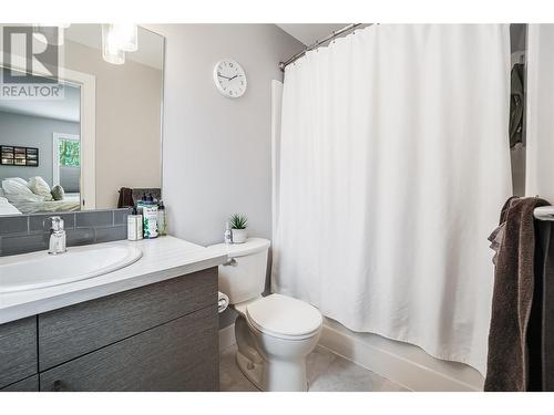 Ensuite - #2-313 Lakeview Street, Castlegar, BC - Indoor Photo Showing Bathroom