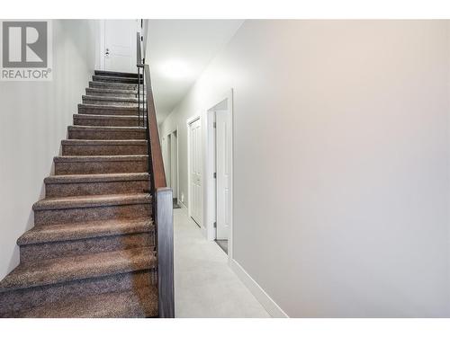 Stairwell - #2-313 Lakeview Street, Castlegar, BC - Indoor Photo Showing Other Room