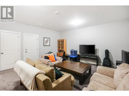 Recreation Room - #2-313 Lakeview Street, Castlegar, BC - Indoor Photo Showing Living Room