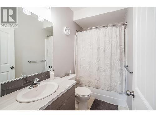 3rd Bathroom - #2-313 Lakeview Street, Castlegar, BC - Indoor Photo Showing Bathroom