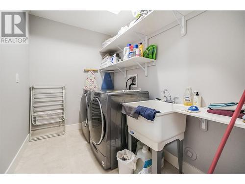 Laundry Room - #2-313 Lakeview Street, Castlegar, BC - Indoor Photo Showing Laundry Room