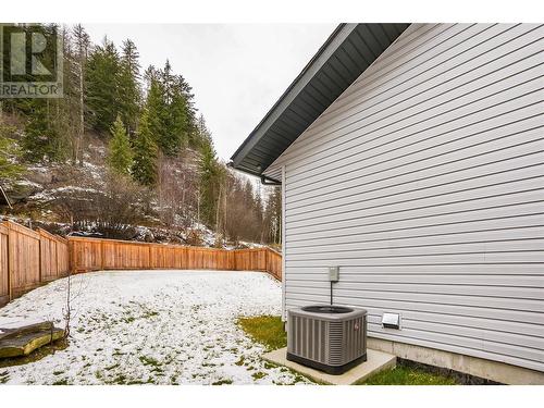 Rear Yard - #2-313 Lakeview Street, Castlegar, BC - Outdoor