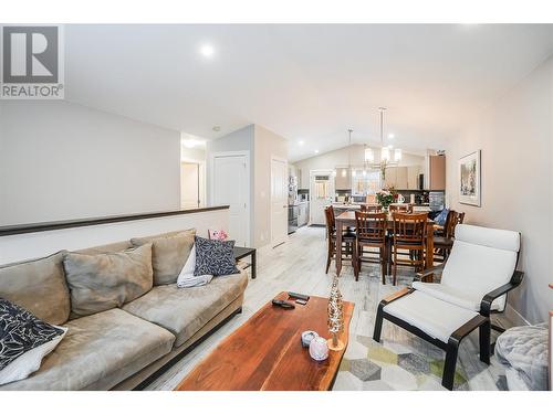 Living - Dinning - Kitchen - #2-313 Lakeview Street, Castlegar, BC - Indoor Photo Showing Living Room