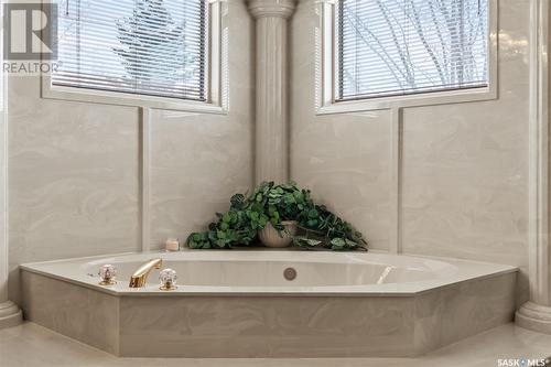 910 Braeside Place, Saskatoon, SK - Indoor Photo Showing Bathroom