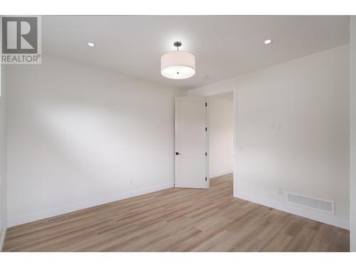 888 Patterson Avenue, Kelowna, BC - Indoor Photo Showing Other Room