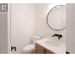 Guest Bathroom - 