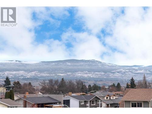 888 Patterson Avenue, Kelowna, BC - Outdoor With View