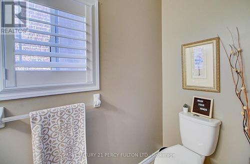 22 Down Crescent, Ajax, ON - Indoor Photo Showing Bathroom