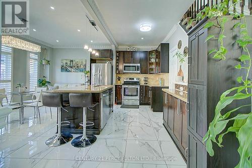 22 Down Crescent, Ajax, ON - Indoor Photo Showing Kitchen