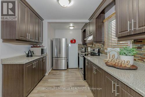 66 Ebby Avenue, Brampton, ON - Indoor Photo Showing Kitchen