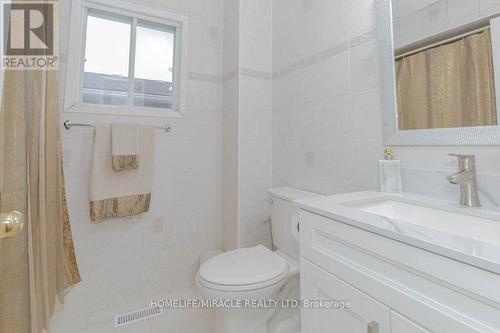 66 Ebby Avenue, Brampton, ON - Indoor Photo Showing Bathroom