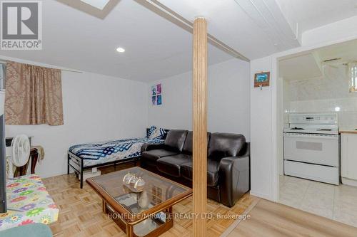 66 Ebby Avenue, Brampton, ON - Indoor Photo Showing Kitchen