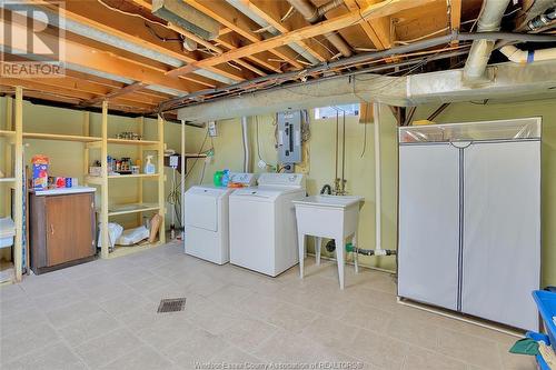 380 St. John Street, Windsor, ON - Indoor Photo Showing Laundry Room