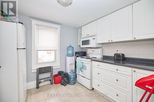 41 Albert Street, Welland, ON - Indoor Photo Showing Kitchen