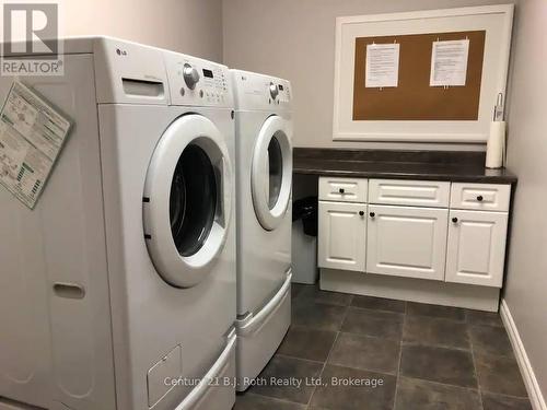 5231 Signature Grandview Drive, Huntsville (Chaffey), ON - Indoor Photo Showing Laundry Room