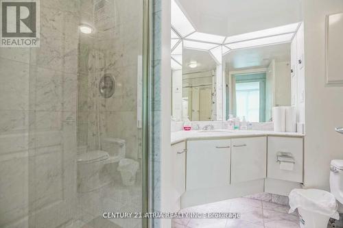 2901 - 38 Elm Street, Toronto, ON - Indoor Photo Showing Bathroom