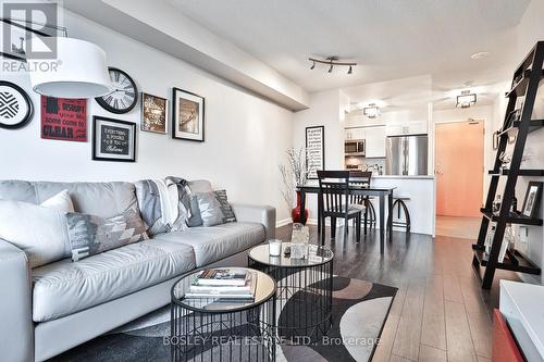 1705 - 4978 Yonge Street, Toronto, ON - Indoor Photo Showing Living Room