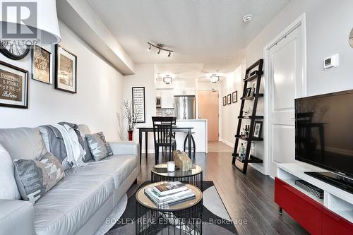 1705 - 4978 Yonge Street, Toronto, ON - Indoor Photo Showing Living Room