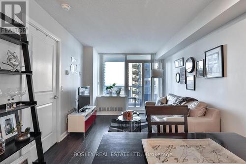 1705 - 4978 Yonge Street, Toronto, ON - Indoor Photo Showing Living Room