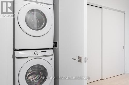 1101 - 195 Mccaul Street, Toronto, ON - Indoor Photo Showing Laundry Room