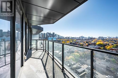 1101 - 195 Mccaul Street, Toronto, ON - Outdoor With View With Exterior