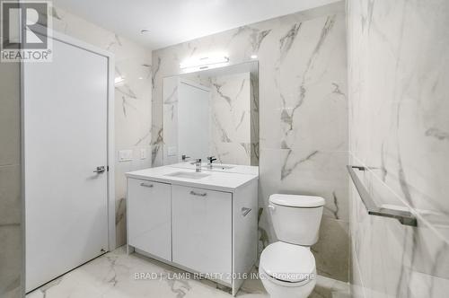 1213 - 195 Mccaul Street, Toronto, ON - Indoor Photo Showing Bathroom