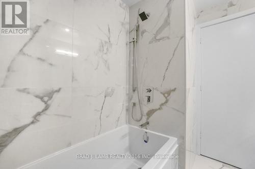 1213 - 195 Mccaul Street, Toronto, ON - Indoor Photo Showing Bathroom