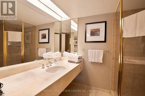 2227 - 90 Highland Drive, Oro-Medonte, ON - Indoor Photo Showing Bathroom