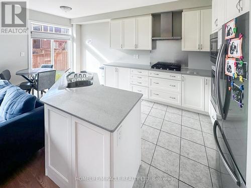 44 Matterhorn Road, Brampton, ON - Indoor Photo Showing Kitchen