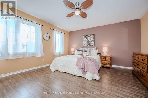 37 Hollingsworth Circle, Brampton, ON - Indoor Photo Showing Bedroom