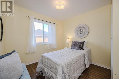 37 Hollingsworth Circle, Brampton, ON - Indoor Photo Showing Bedroom