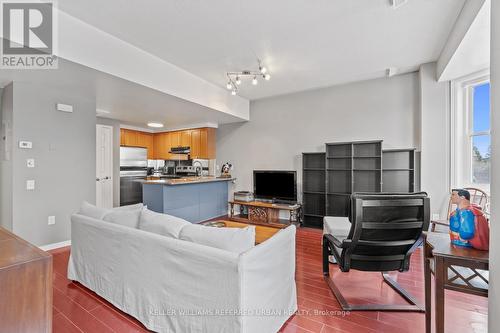 225 - 760 Lawrence Avenue W, Toronto, ON - Indoor Photo Showing Living Room